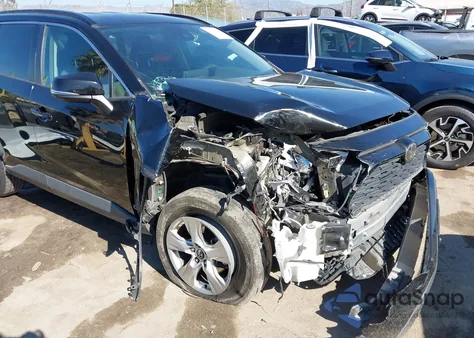 2020 Toyota Rav4 Xle z USA, uszkodzony, nr VIN 2T3P1RFV7LC080885